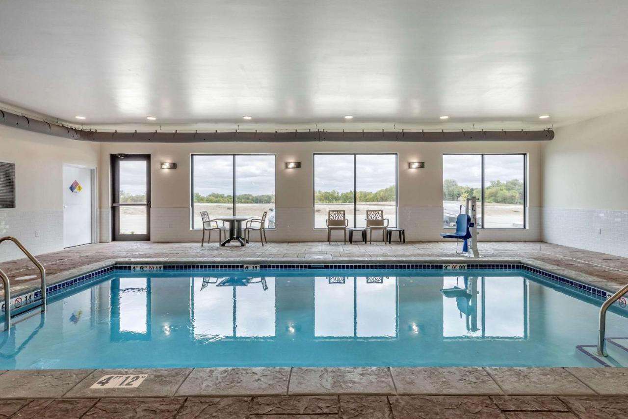 Mainstay Suites Waukee-West Des Moines Exteriör bild