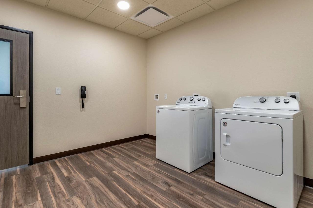 Mainstay Suites Waukee-West Des Moines Exteriör bild