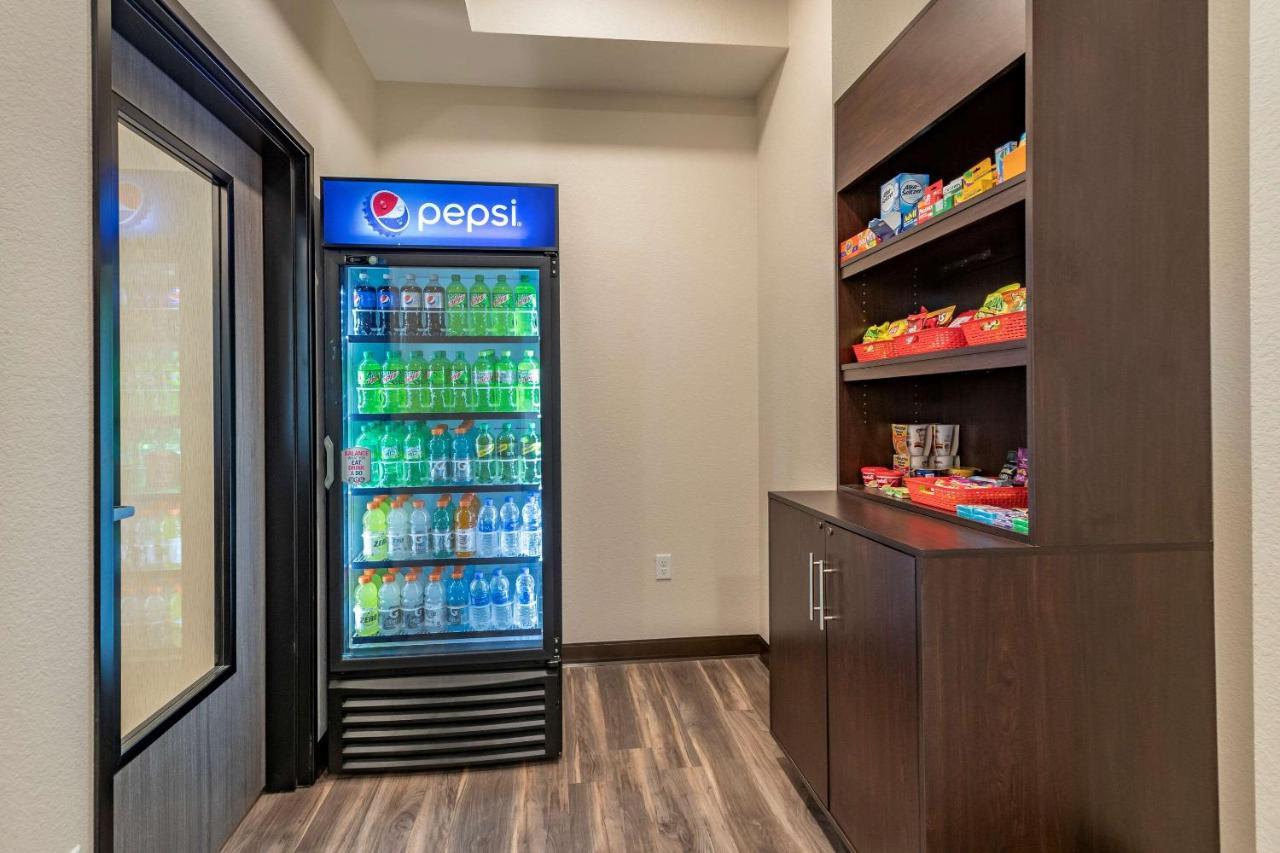 Mainstay Suites Waukee-West Des Moines Exteriör bild